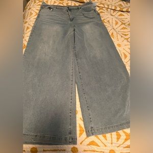 NY&Co never worn wide leg jeans partial stretchy band on the back.